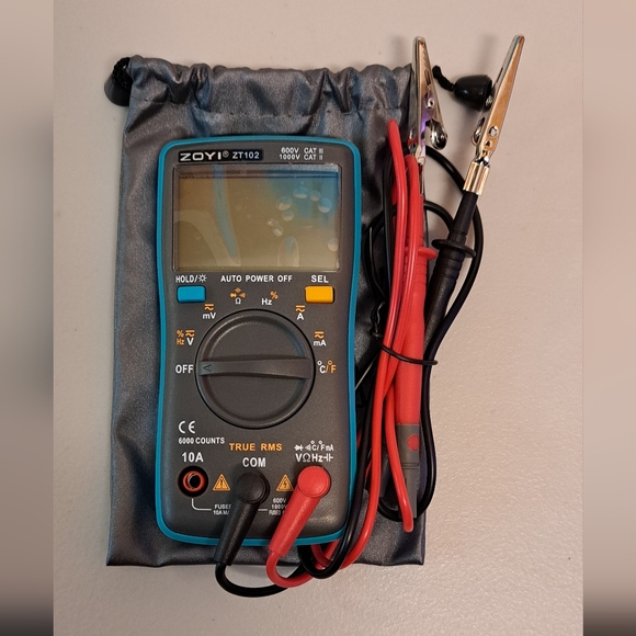 Digital Multimeter - Picture 2 of 5